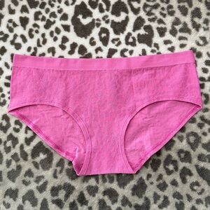 Victoria’s Secret Seamless Hiphugger Panty in New Peony Pink Size Medium